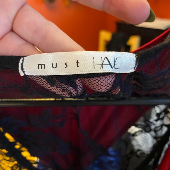 Red party dress - Picture 10 of 10